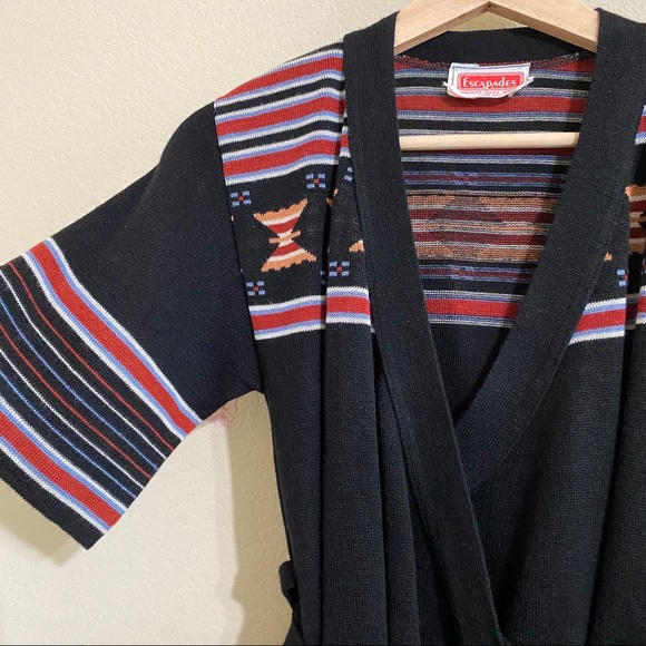 VTG Escapades - 70s Wrap Top - Picture 5 of 7